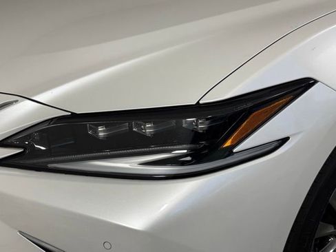 Used 2024 Lexus ES 350 Ultra Luxury w/ Accessory Package (Z2) FWD image 13