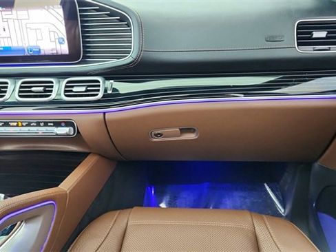 Used 2025 Mercedes-Benz GLS 450 4MATIC image 41