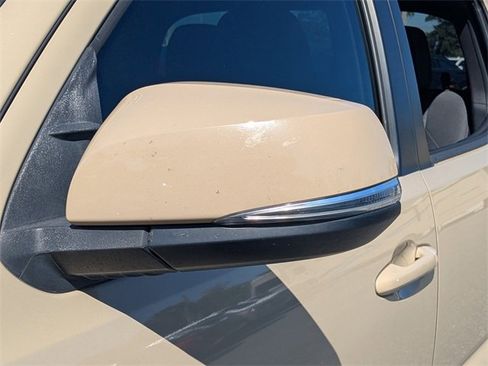 Used 2018 Toyota Tacoma TRD Sport image 9