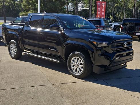 Certified 2025 Toyota Tacoma SR5 image 9
