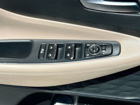 Used 2022 Hyundai Santa Fe SEL FWD image 16
