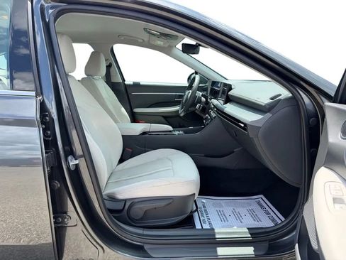 Used 2025 Hyundai Sonata SEL FWD image 26