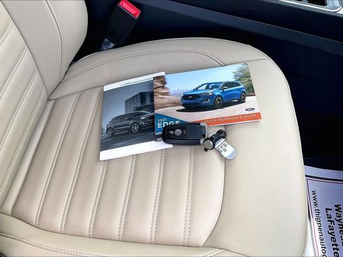Certified 2021 Ford Edge SEL w/ Cargo Accessory Package AWD/4WD image 11