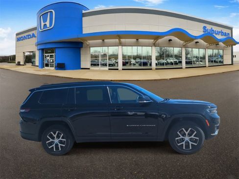 Used 2024 Jeep Grand Cherokee L Limited w/ Luxury Tech Group II image 9