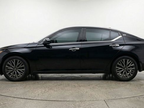 Used 2025 Nissan Altima 2.5 SV image 5