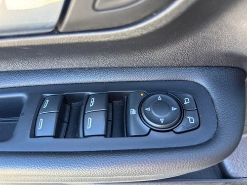 Used 2024 GMC Terrain SLE image 18