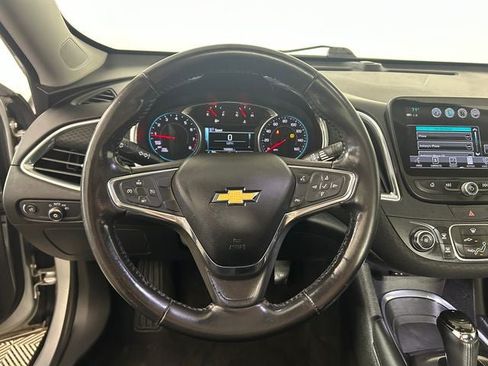 Used 2018 Chevrolet Malibu LT FWD image 14