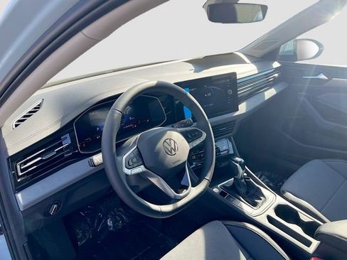 New 2025 Volkswagen Jetta SE FWD image 9