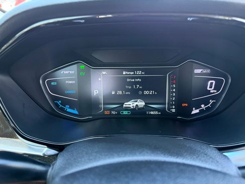 Used 2022 Kia Niro Touring Special Edition FWD image 12