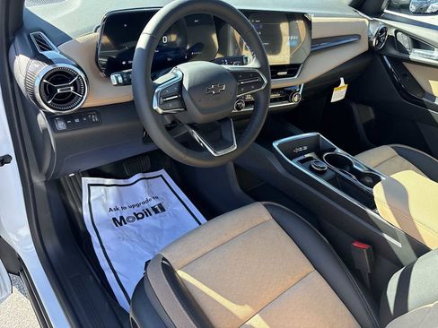 New 2026 Chevrolet Equinox ACTIV w/ Convenience Package III AWD/4WD image 10