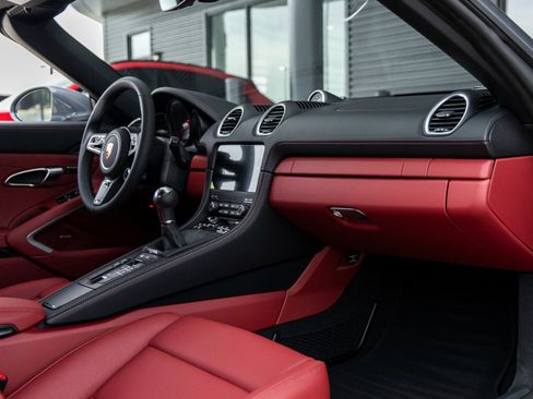 Certified 2025 Porsche 718 Boxster S image 38