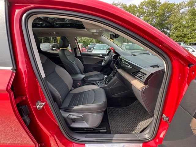Certified 2022 Volkswagen Taos SEL w/ Panoramic Sunroof Package AWD/4WD image 25