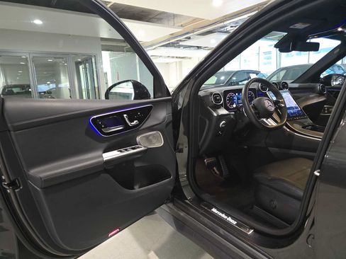 Used 2024 Mercedes-Benz GLC 300 4MATIC image 19