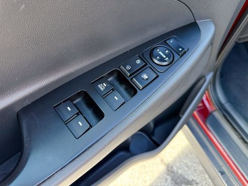 Used 2019 Hyundai Tucson SE image 18