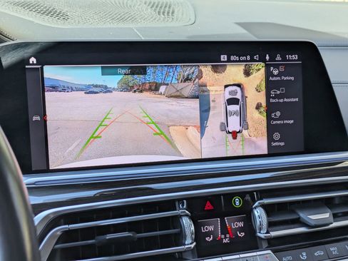 Used 2021 BMW X7 M50i w/ Executive Package image 22