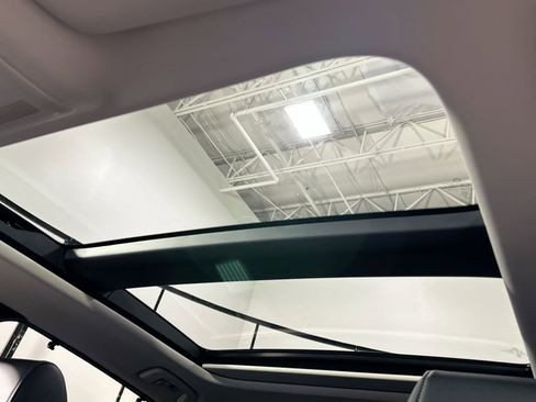 Used 2024 MAZDA CX-90 Plug-In Hybrid w/ Premium Pkg image 29