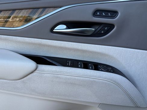 Used 2021 Cadillac Escalade Premium Luxury Platinum image 10