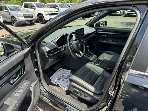 Used 2025 Honda CR-V Sport Touring image 3