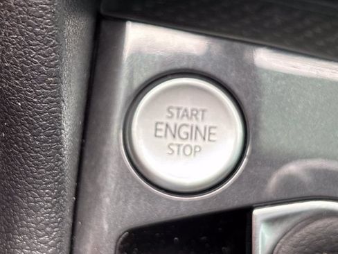 Used 2023 Volkswagen Tiguan SE R-Line FWD image 33