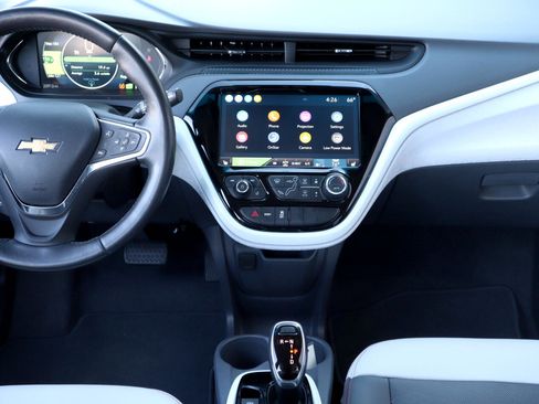 Used 2020 Chevrolet Bolt Premier w/ Infotainment Package image 17