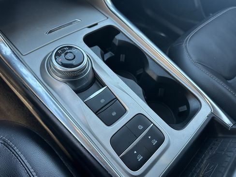 Used 2022 Ford Explorer Limited image 30