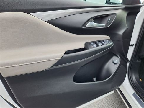 New 2025 Buick Envista Avenir image 16