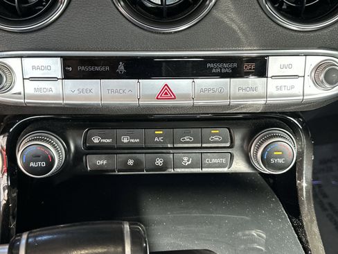 Used 2019 Kia Stinger image 16