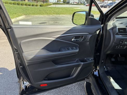 Used 2021 Honda Ridgeline Sport image 14