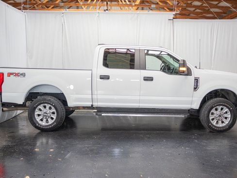 Used 2022 Ford F250 XL w/ STX Appearance Package image 5