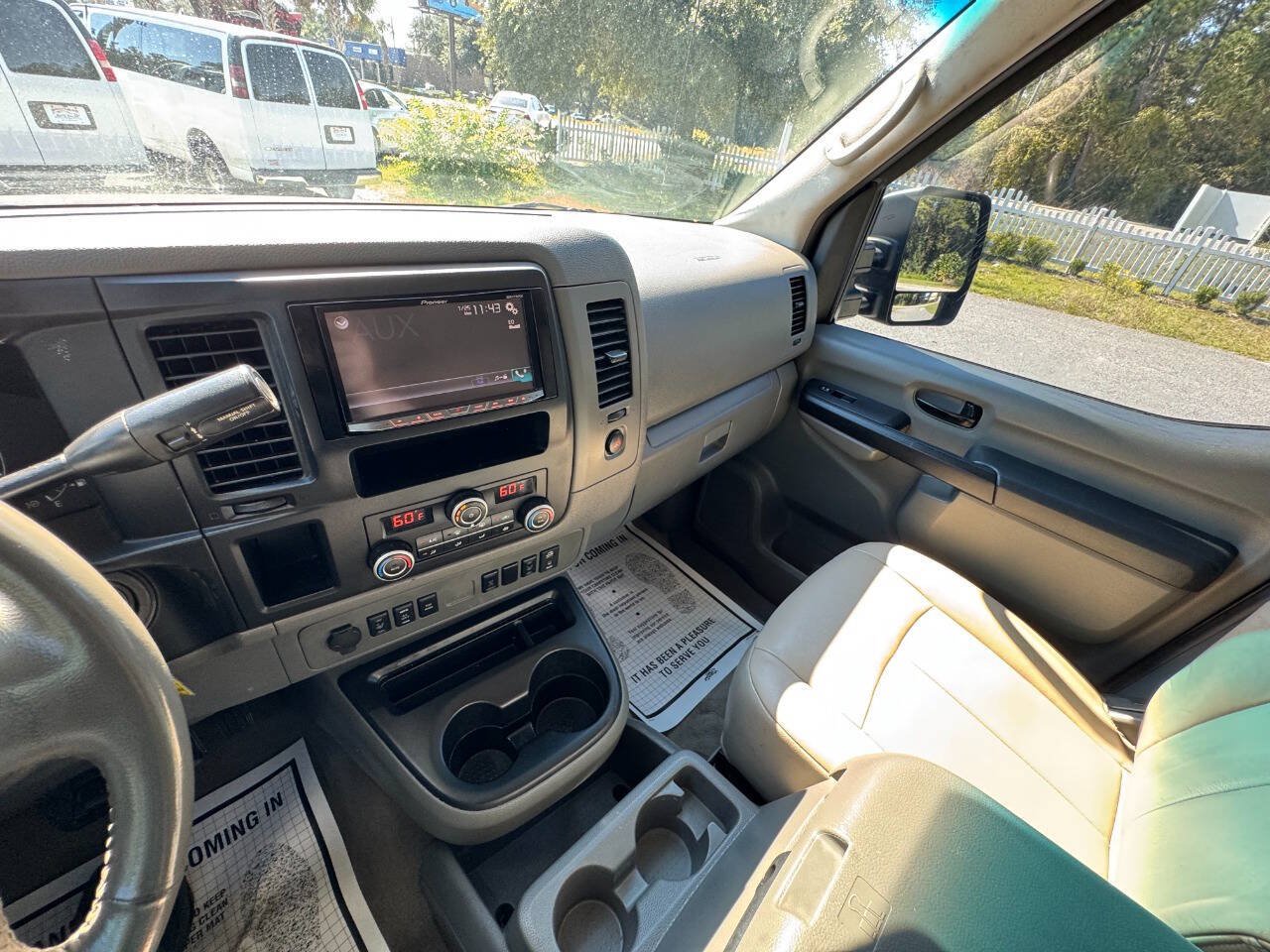 Used 2017 Nissan NV 3500 SL RWD image 19
