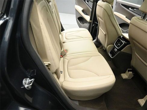 Certified 2023 Lincoln Nautilus Reserve image 25