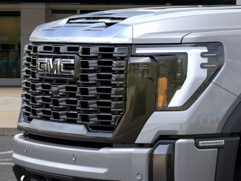 New 2026 GMC Sierra 3500 Denali Ultimate AWD/4WD image 15
