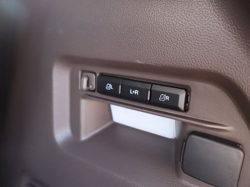 Used 2023 Ford Explorer Platinum w/ Technology Package AWD/4WD image 12