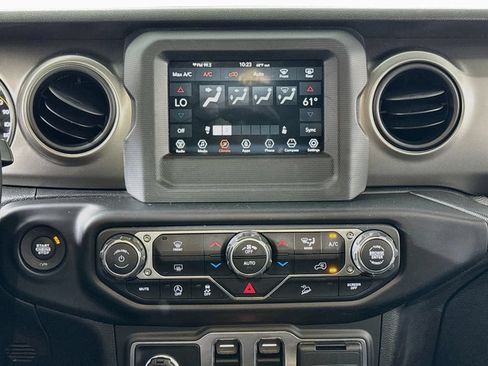 Used 2019 Jeep Wrangler Sport AWD/4WD image 15
