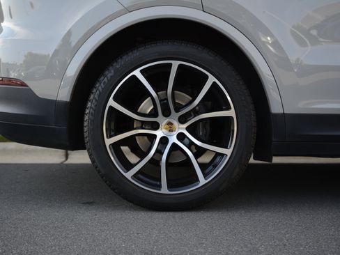 Certified 2021 Porsche Cayenne Coupe AWD/4WD image 39