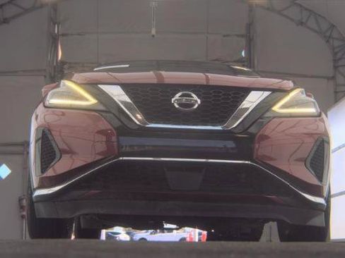 Used 2019 Nissan Murano S FWD image 3