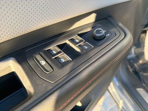 Certified 2025 Volkswagen Atlas Peak Edition SE image 13