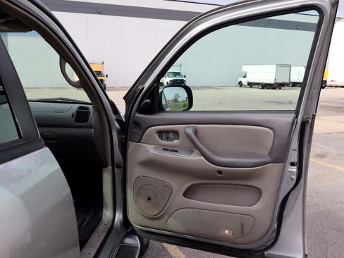 Used 2002 Toyota Sequoia Limited image 17