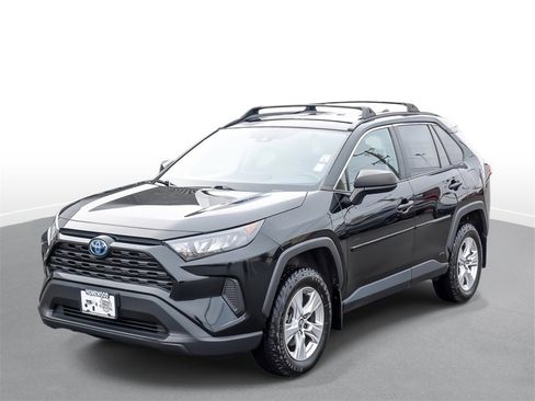 Used 2019 Toyota RAV4 LE image 4