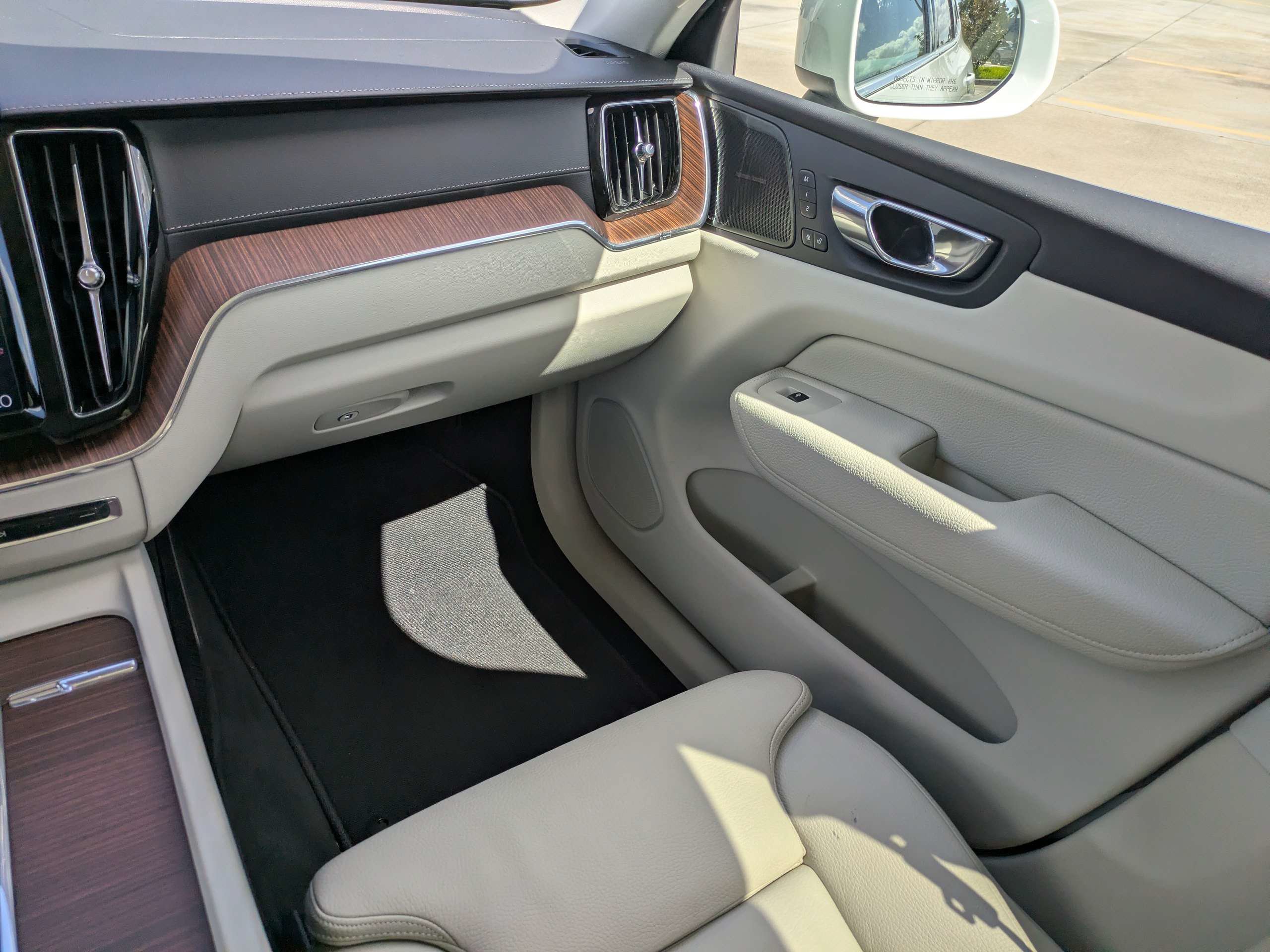 Used 2019 Volvo XC60 T5 Inscription w/ Protection Package AWD/4WD image 16
