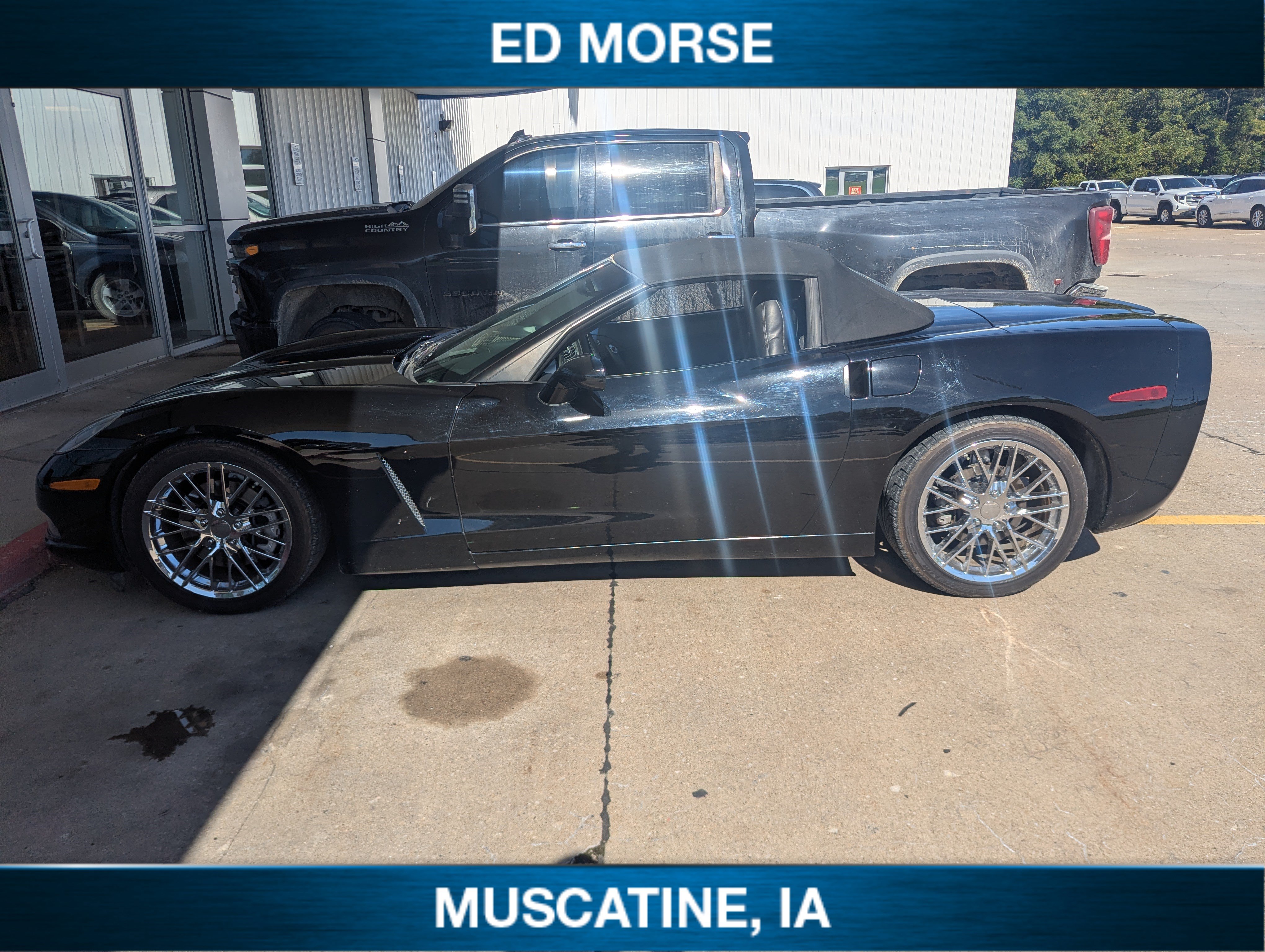 Used 2005 Chevrolet Corvette Convertible w/ Preferred Equipment Group RWD image 3