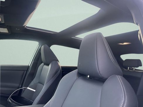 Used 2025 Toyota bZ4X AWD w/ Weather Package image 20