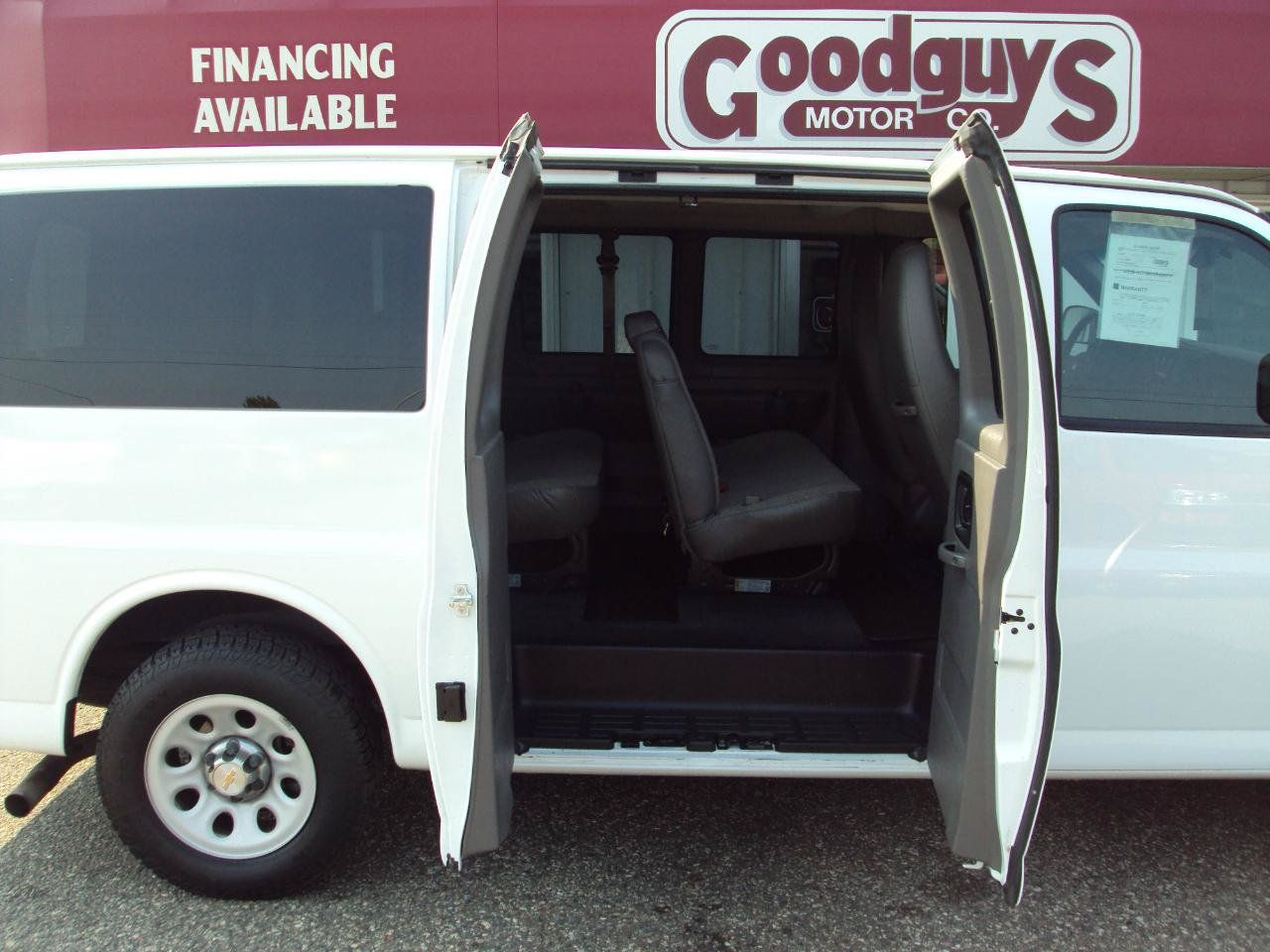 Used 2013 Chevrolet Express 1500 LT w/ LT Preferred Equipment Group AWD/4WD image 9