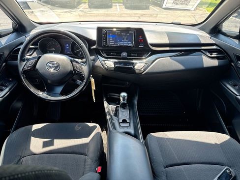Used 2018 Toyota C-HR XLE FWD image 10