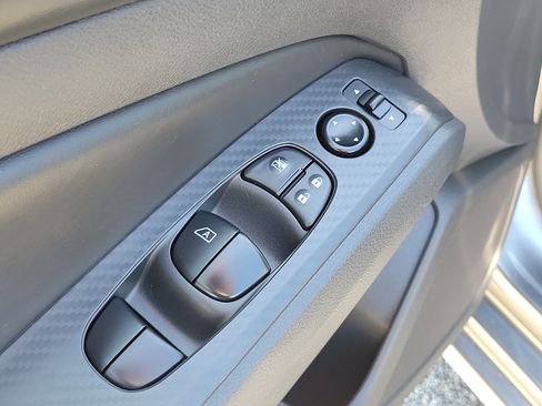 Used 2025 Nissan Altima 2.5 SV FWD image 16