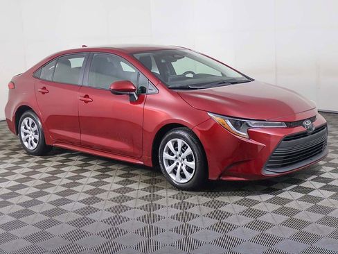 Used 2025 Toyota Corolla LE FWD image 2