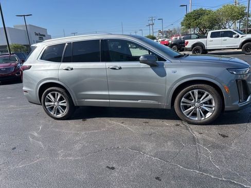 Used 2023 Cadillac XT6 Premium Luxury w/ Technology Package AWD/4WD image 5
