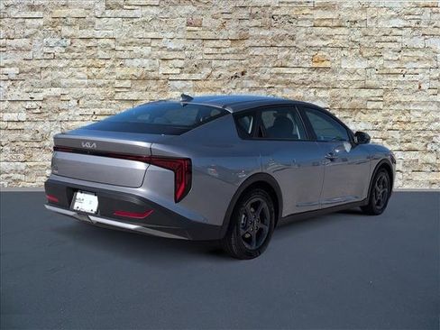 New 2025 Kia K4 LXS image 5