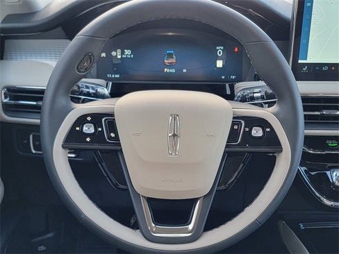 New 2026 Lincoln Corsair Premiere image 31