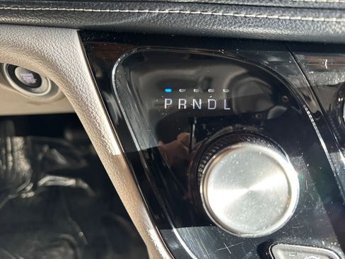 Used 2023 Chrysler Pacifica Limited image 24